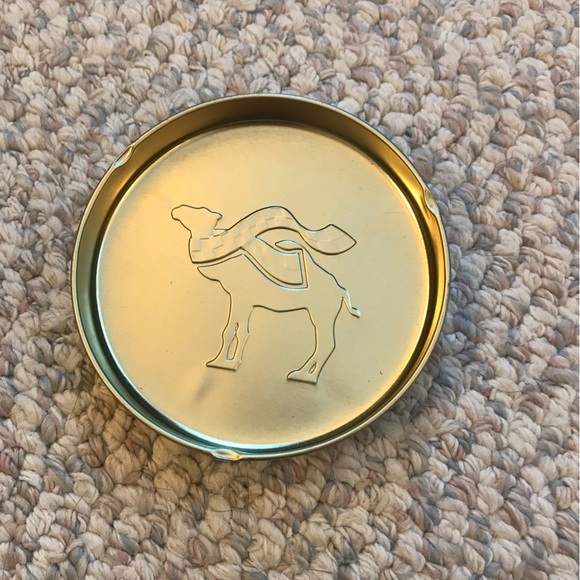 NWOT-JOE CAMEL RACING TIN SET WITH ASHTRAY & SEALED MATCHES!! - Picture 3 of 8